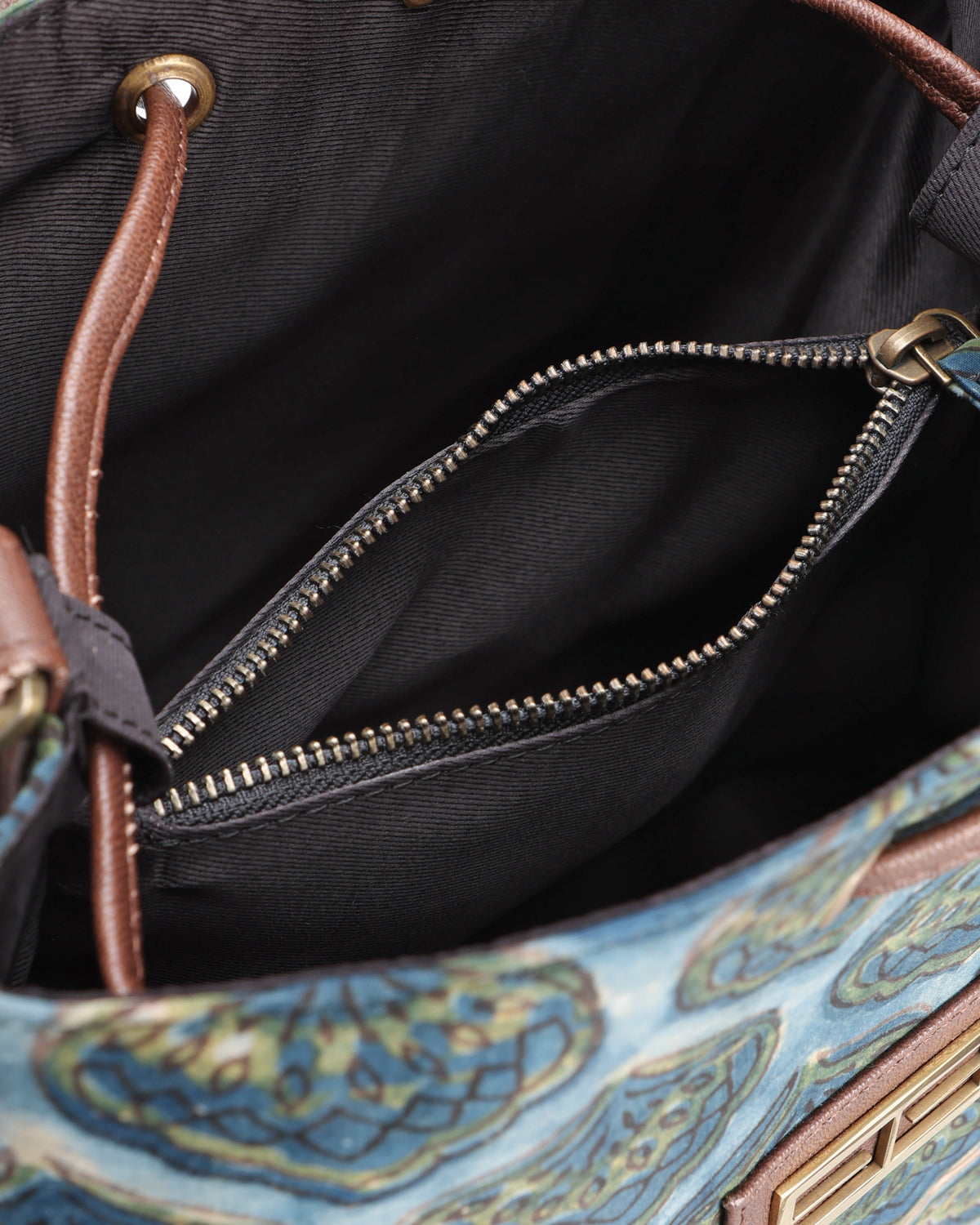 PEACOCK DANCE HAND BAG