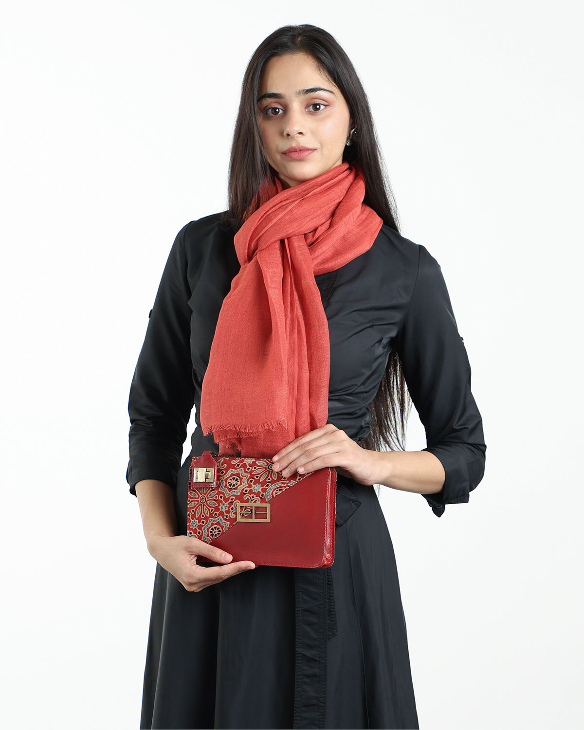 AZARAK CHERRY RED CLUTCH