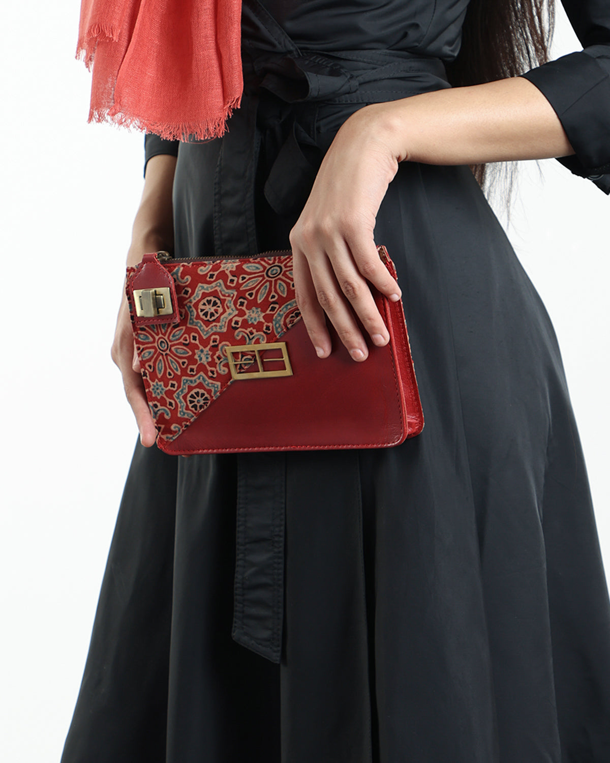 AZARAK CHERRY RED CLUTCH